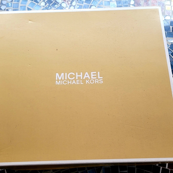 Michael Kors Margot Platform - Picture 6 of 7